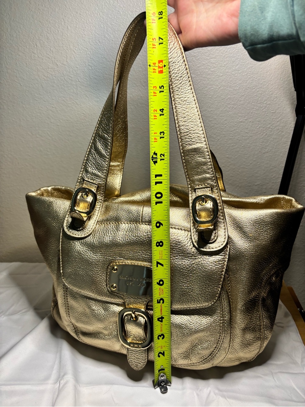 Vintage Michael Kors Fulton Metallic Gold Buckle Pocket Hobo Bag - Picture 15 of 15